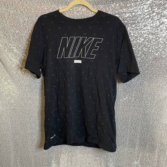 Nike Other - Mens shirt